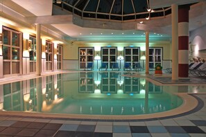 Hallenbad mit Kinderbecken