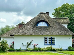 Gemütlich + modern: das Haus auf Eiderstedt verspricht einen traumhaften Urlaub