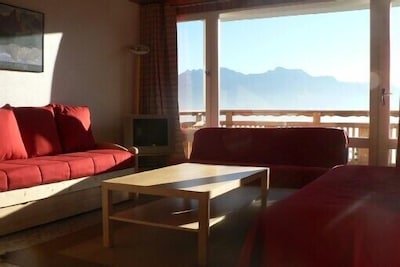 Alpe d'huez- 70 m2- bright and sunny-superb view and terrace- 7 pers
