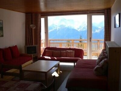Alpe d'huez- 70 m2- bright and sunny-superb view and terrace- 7 pers