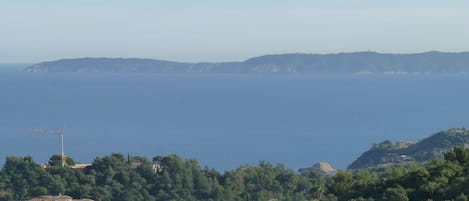 LA VUE SUR L'ILE DU LEVANT