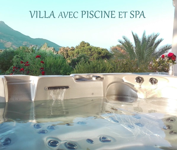 Villa avec piscine et spa