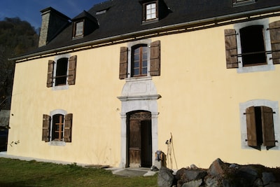 gîte  tout confort face montagne   randonnée cyclisme, ski de fond raquettes