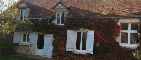 Notre maison aux couleurs de l'automne 