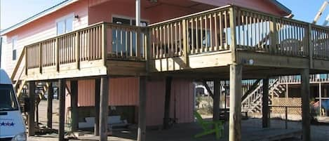 600 sq. ft. of deck on main level overlooking water