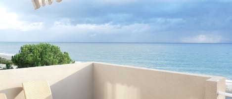 Terrasse donnant directement sur la mer