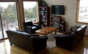 A sitting area in the great room.