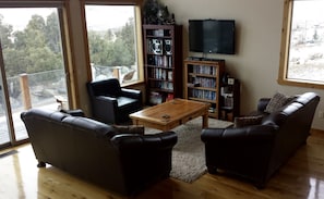 A sitting area in the great room.