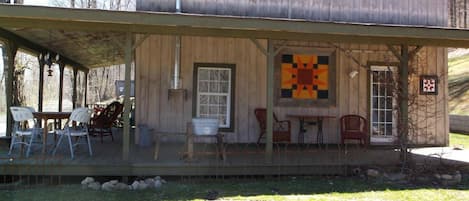 Porch - side/main entrance from driveway