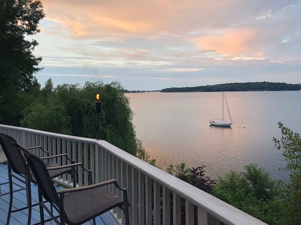 Luxury Waterfront property on Sodus Bay, dog friendly, JULY & AUGUST