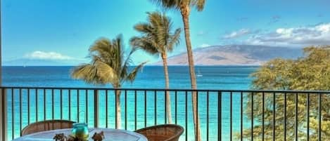 You won't want to leave your Maui paradise . . . .  on the lanai!