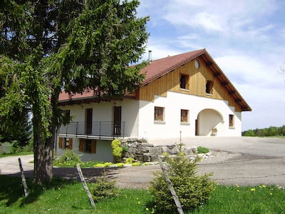  Gîte dans maison, pleine nature, Franche-Comté, proximité de la Suisse