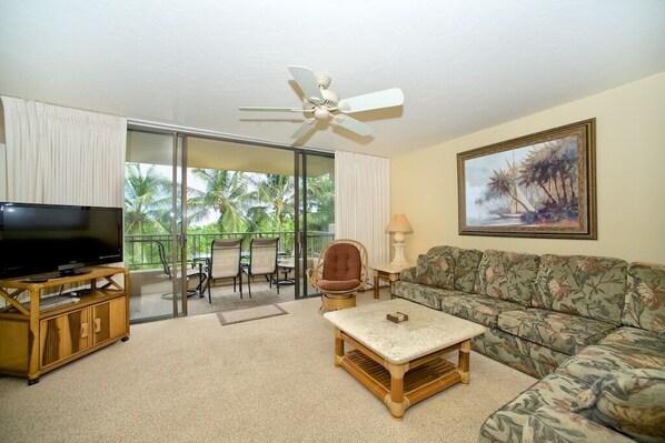 Spacious living room