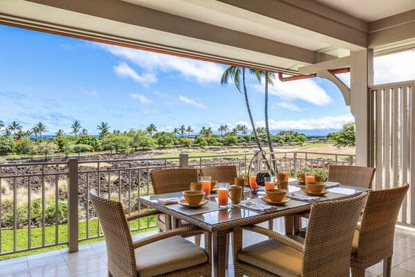 Ocean view al fresco dining in paradise