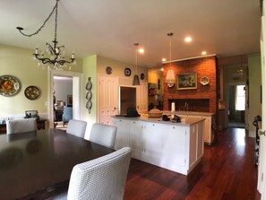 Fully updated kitchen w/dining area, hardwood flooring
