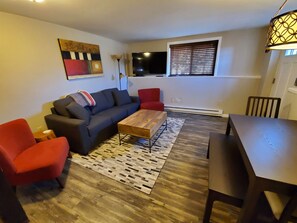 Newly remodeled, new furniture, 50" 4K smart TV