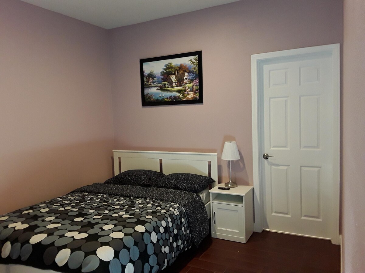 Beautiful new 2-bedroom home in an idyllic neighborhood