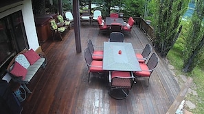 Huge deck, Private hot tub, Gas grill, Group Meals, Near Tennis/Pickle Ball