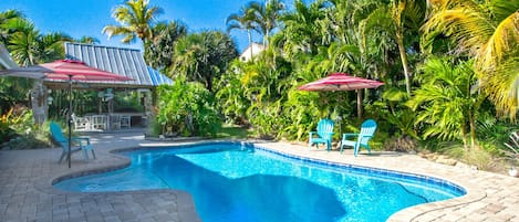 Spectacular outdoor entertainment with heated Pool, tiki hut, grill. 