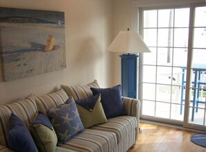 Front Sitting Room, LCD HD TV and Deck
