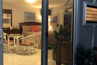 Location, Location, Beautiful AC Beach Studio In Hilo; Few Steps from Beach Cove