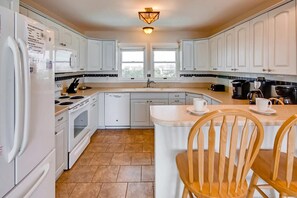 Surf-or-Sound-Realty-Forever-Sunshine-868-Kitchen-3