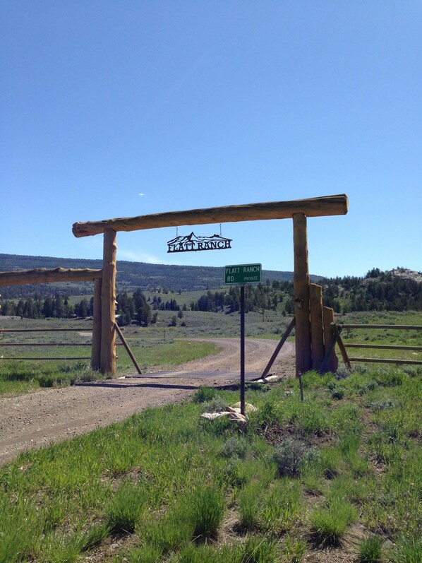 Flatt Ranch Arch