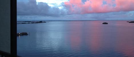 AM view from 9th floor lanai 