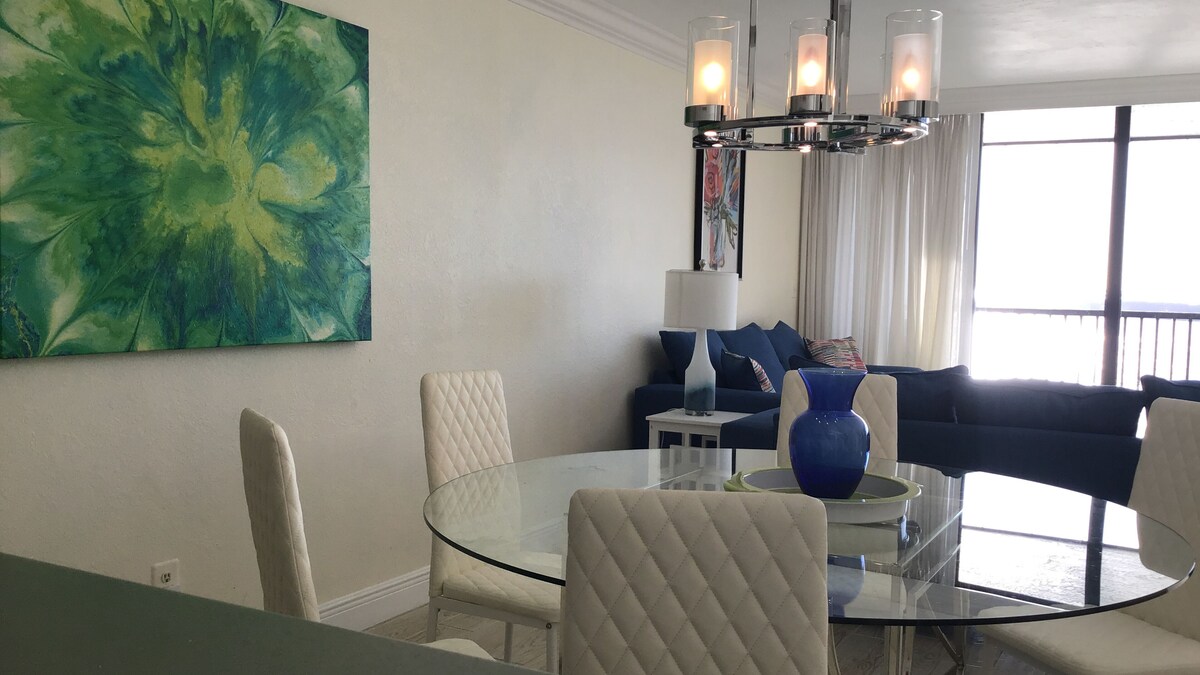Sanibel Harbour Resort 2BR/2B – POOL OPEN! Beachfront near 4 Resort 9th Fl