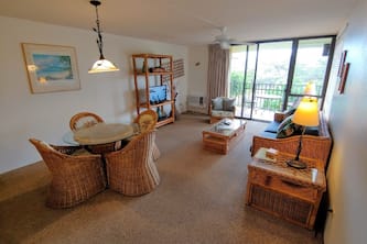 Experience Maui in Comfort!! ~Fully Furnished 1b/2b Recently Updated Condo