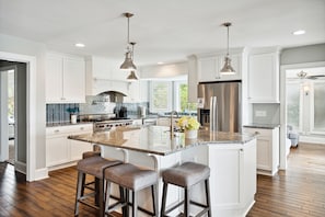 Gourmet kitchen
