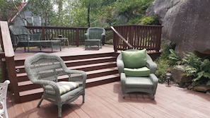 Back raised deck