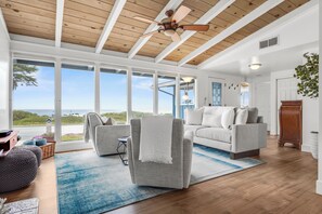 Ocean front Views, Crashing Waves and Wildlife all from the couch!