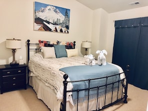 Main Master Bedroom with Queen size bed