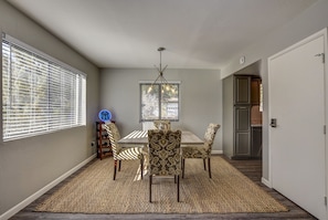 Cozy new dining set w/wine rack (1 complimentary bottle of local wine per visit)