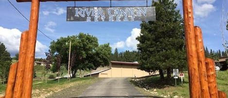 River Canyon Retreat: The Entrance.