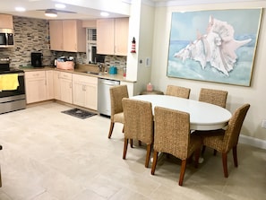 dining table / kitchen