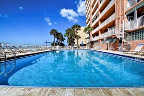 Newly renovated pool and hot tub!