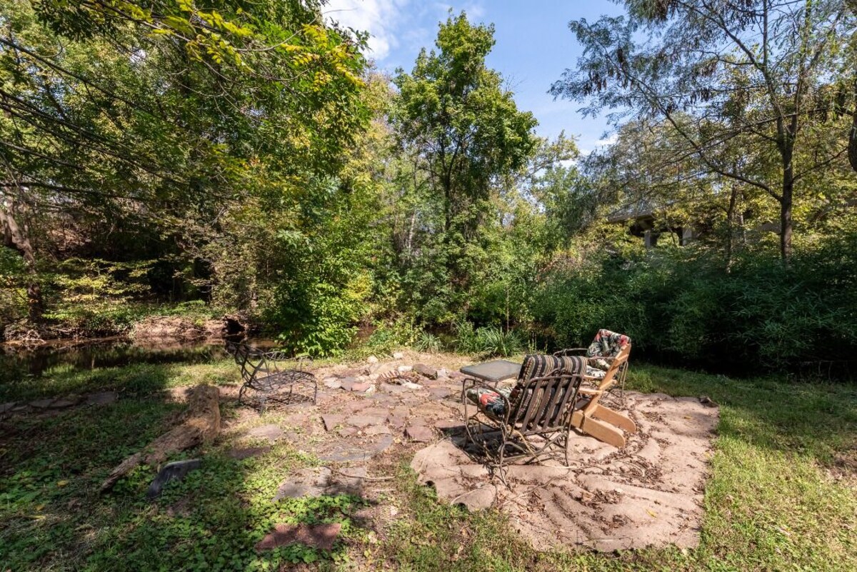 Garden Apartment grand View Bridge,stream, downtown New Hope