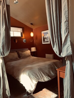 Queen bed