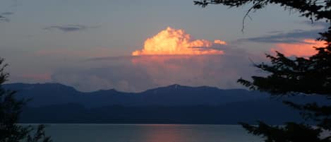 Beautiful, ever-changing picturesque views across Flathead Lake!