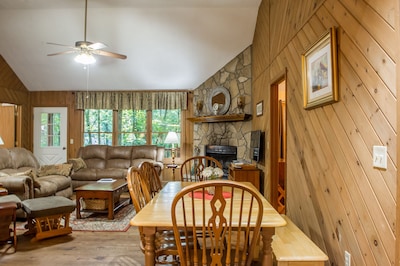 Holly Cabin on Town Creek, in Northeast Mountains Blairsville