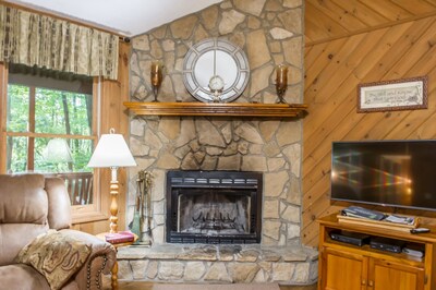 Holly Cabin on Town Creek, in Northeast Mountains Blairsville