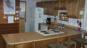 Kitchen and eating bar