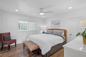 Master King bedroom, walk in closet, ensuite bathroom w/shower, large dresser