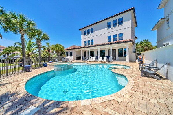 The lagoon-style pool at Poseidon's Paradise!