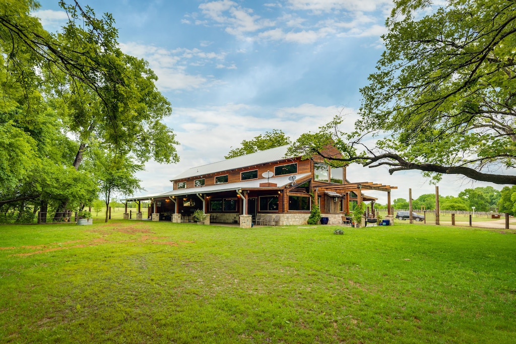 Coyote Creek Ranch - Rustic Family Reunion Ranch Or Wedding Venue