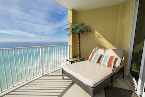 Double lounger great for an afternoon nap or just relax and read.