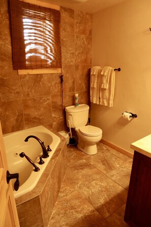 Ground floor bathroom with jetted tub