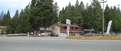 Easy access to Historic Hwy 88